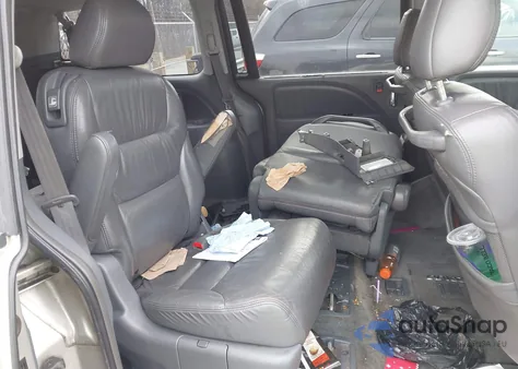 2005 Honda Odyssey Touring z USA, uszkodzony, nr VIN 5FNRL388X5B131696